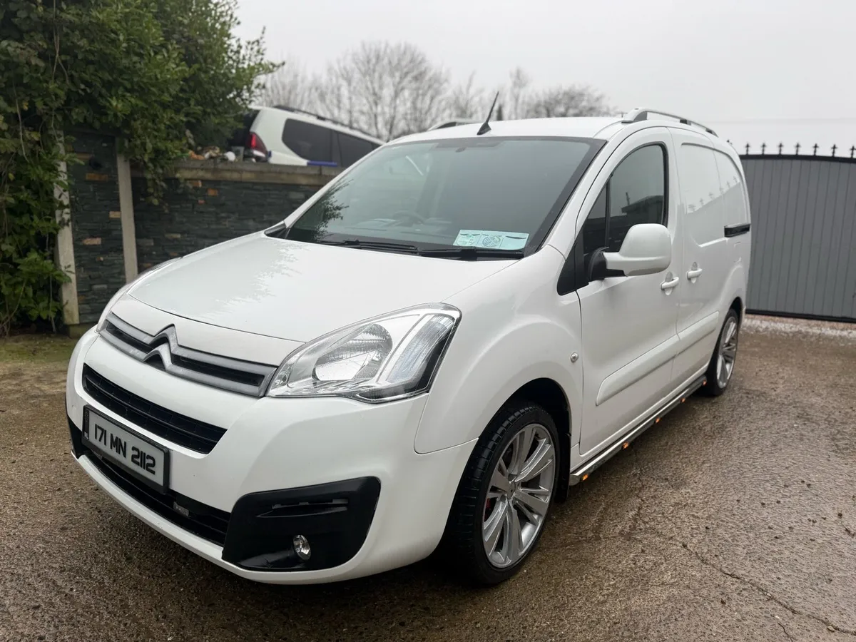 2017 Citreon berlingo enterprise Doe&taxed - Image 2