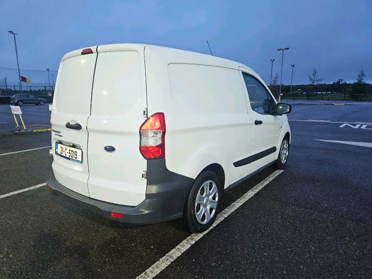 211 ford transit courier - Image 2