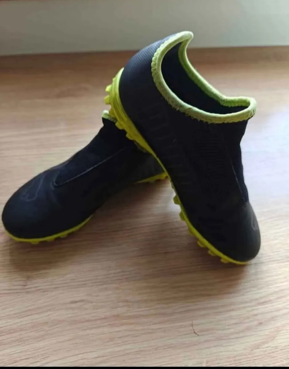 Fitness Astro Turf Foosball boots junior size UK10 - Image 1