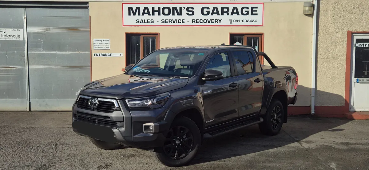 Toyota Hilux 2025 Invincible X Auto New - Image 2