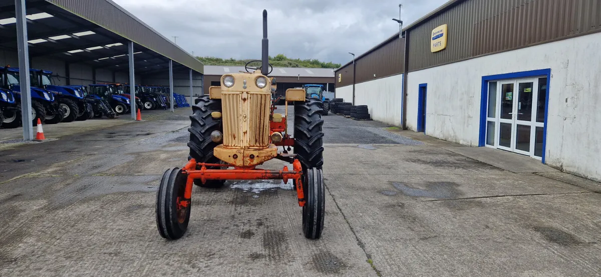 CASE 830 Comfort King - Image 1