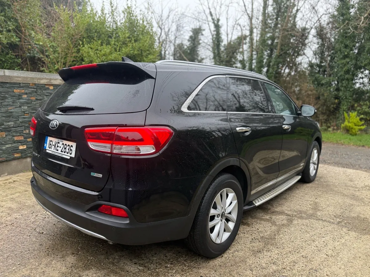 2016 Kia Sorento platinum 7 seater 4wd - Image 4