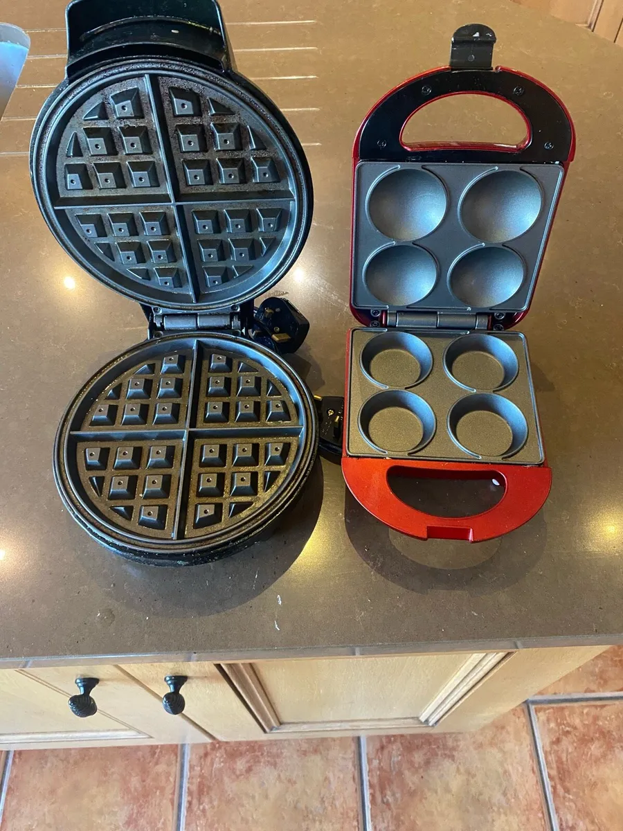 Waffle Maker and Cake Pop Maker - Image 1