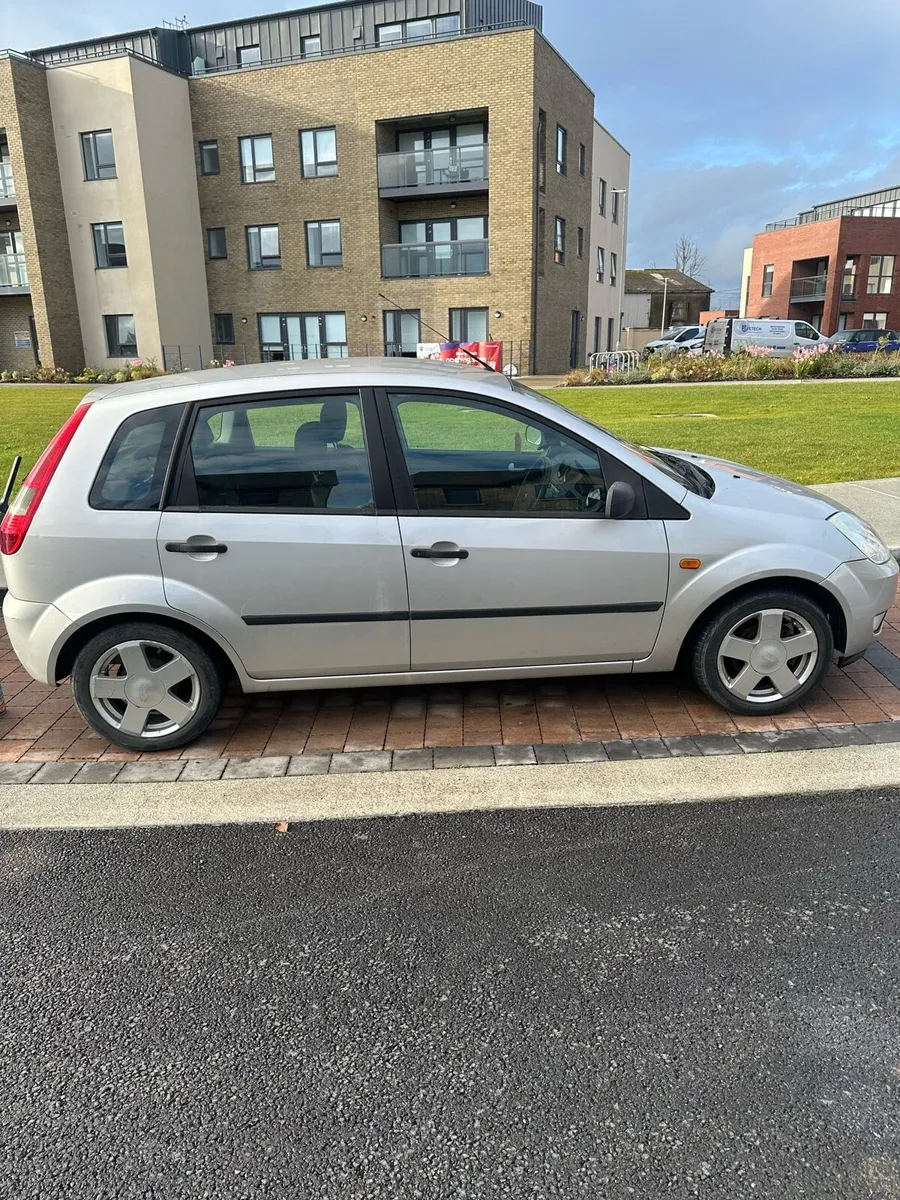 Ford Fiesta Zetec 2003 – Silver – Manual – 4 Door - Image 1