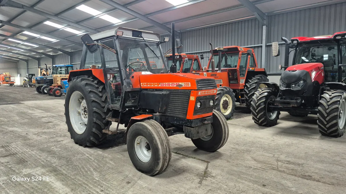 URSUS 208 2WD - Image 3