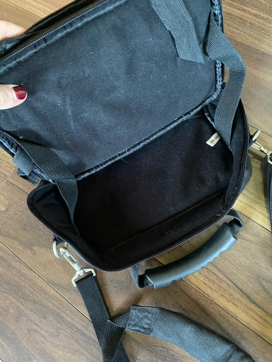 Portable DVD Player plus bag - Image 1