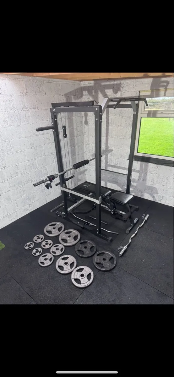Power Rack & accessories. Gym Tiles. Row Machine. - Image 1