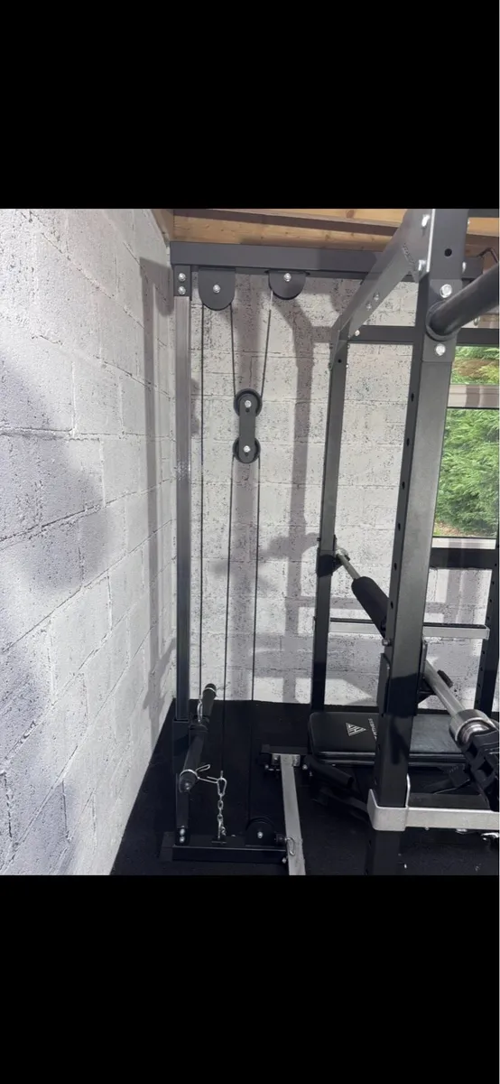 Power Rack & accessories. Gym Tiles. Row Machine. - Image 2