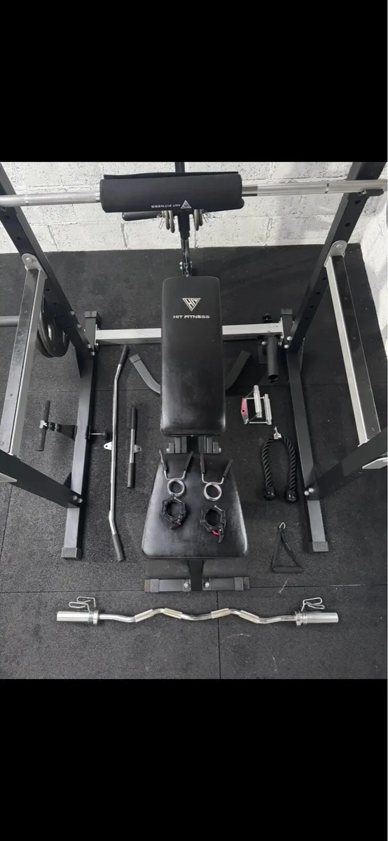 Power Rack & accessories. Gym Tiles. Row Machine. - Image 3