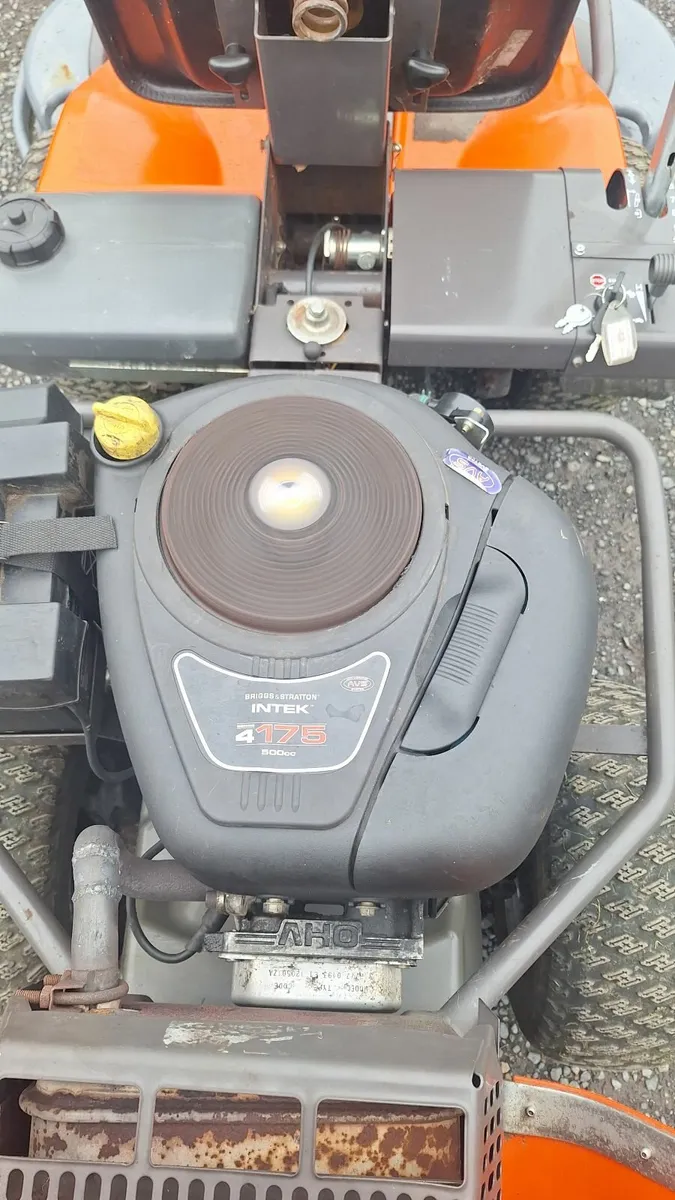 Ride on mower - Image 2