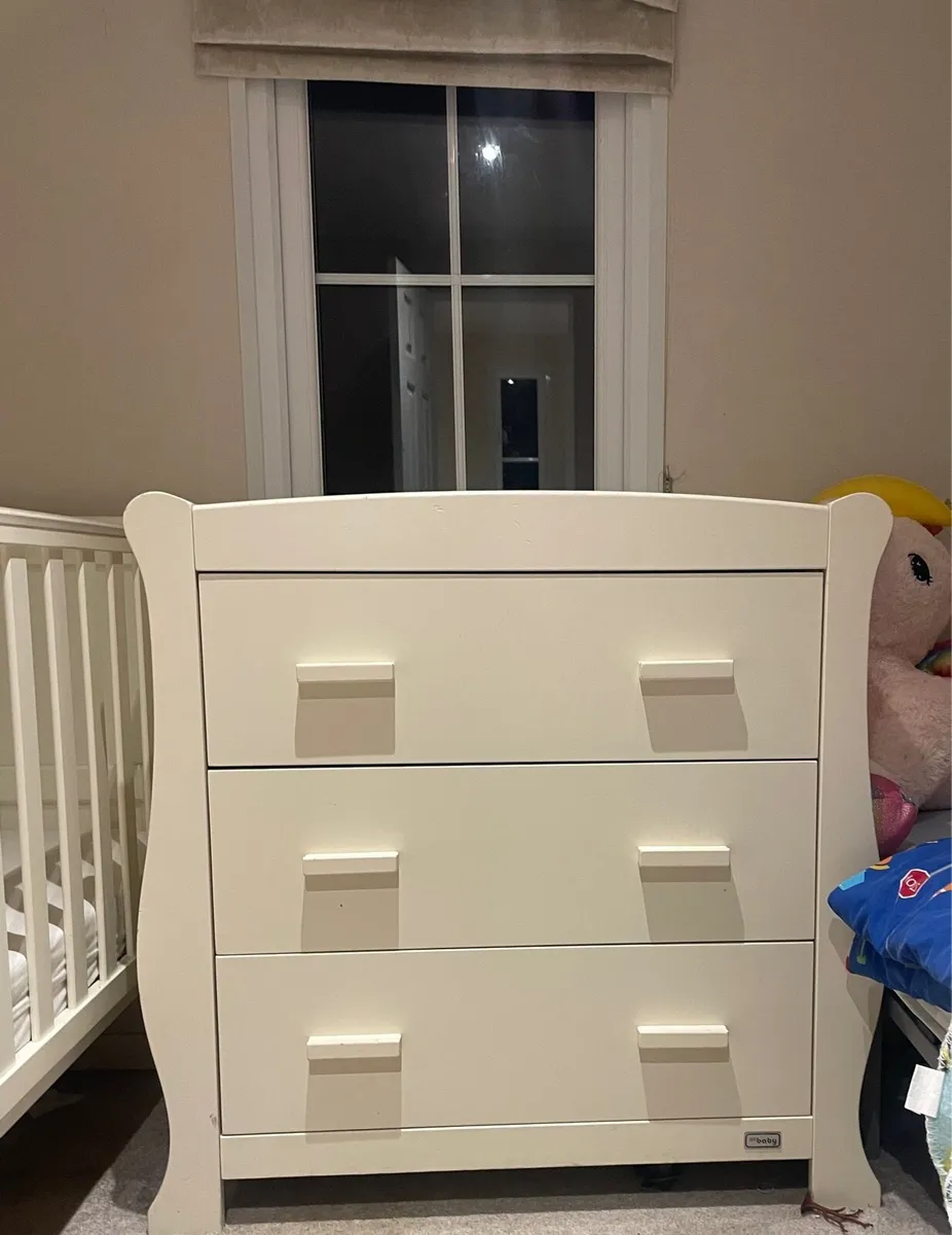 BR Baby Sleigh Cot and changing dresser - Image 2
