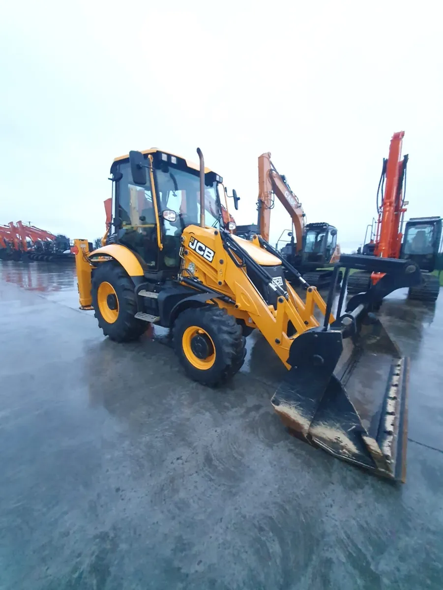 JCB 3CX Sitemaster - Image 1