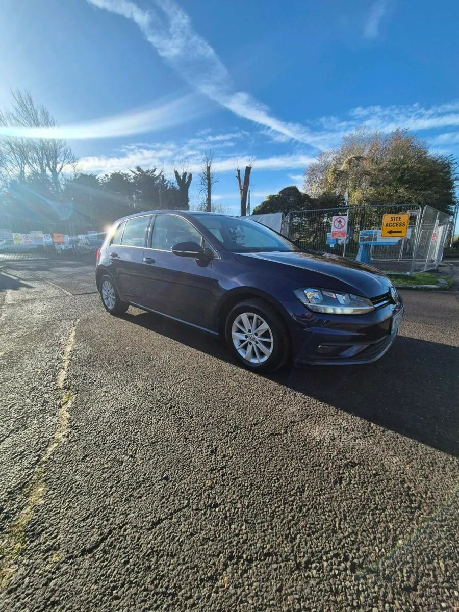 2018 Volkswagen Golf - Image 2