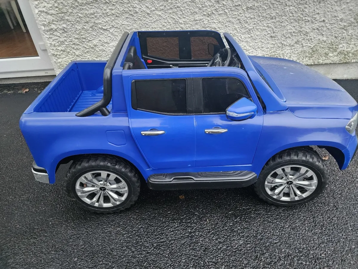 Ride-On Car Mercedes Benz X Class 24V Two-Seater - Image 4