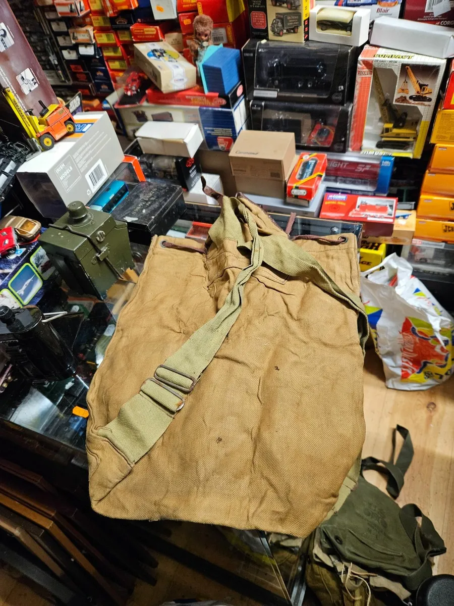 Vintage Holdall - Image 1