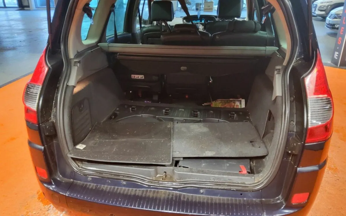 Renault Grand Scenic 1.5 dCi 106 DYNAMIQUE 7 SEATE - Image 4