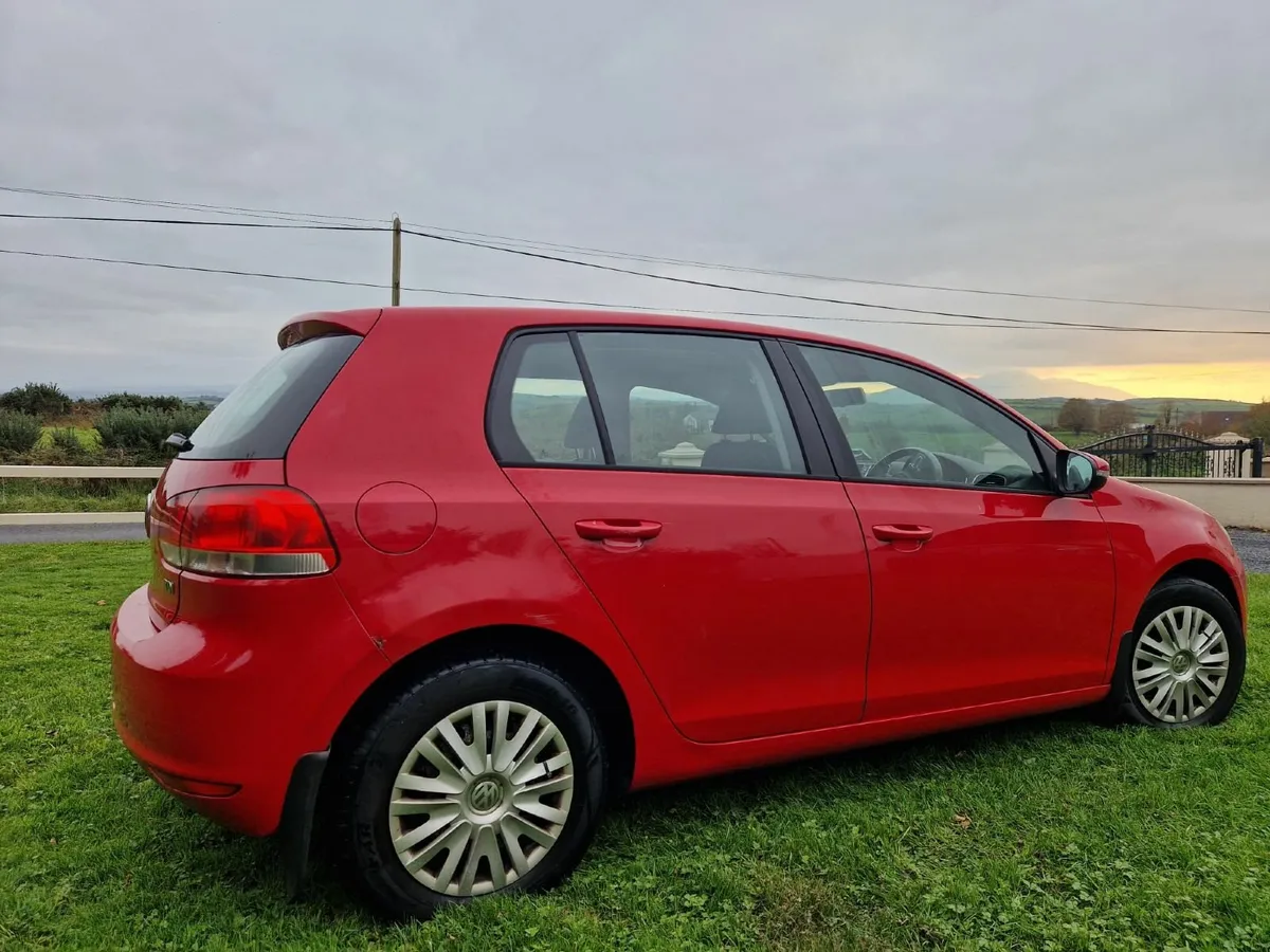 Volkswagen Golf 2011 - Image 2