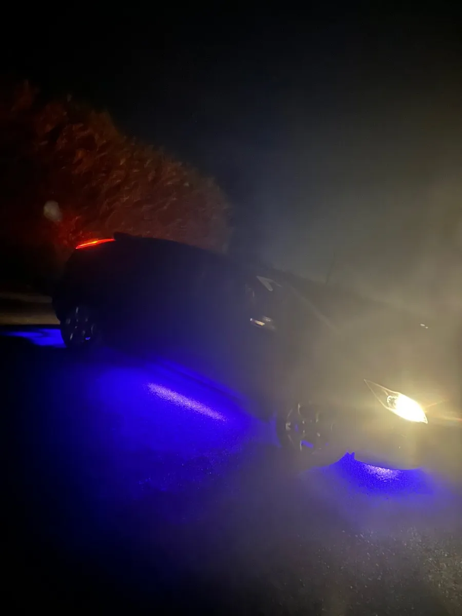 Ford Focus 2011 - Image 2