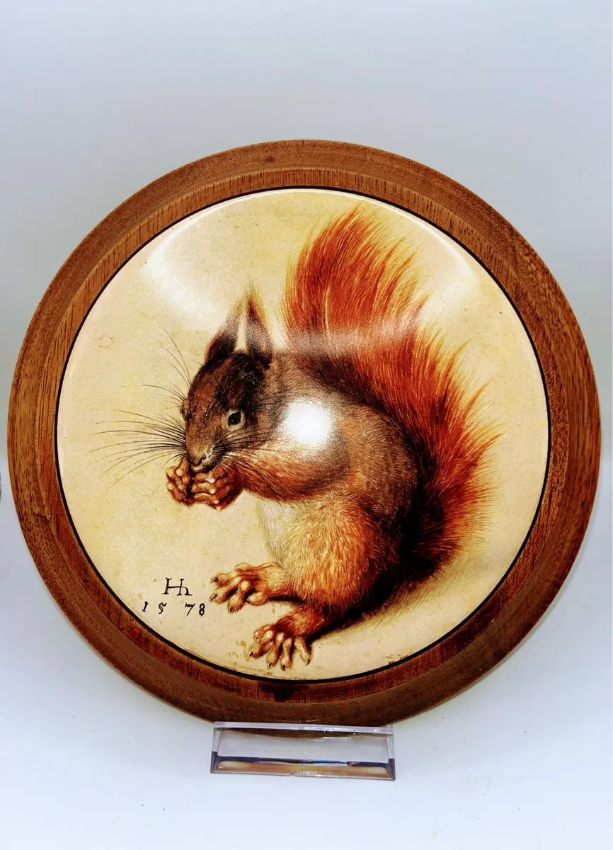 Vintage ceramic wall display - Image 1