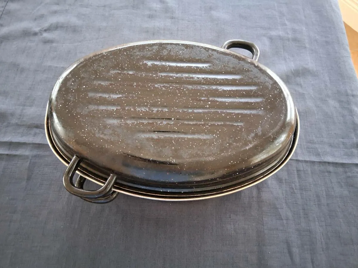 Large Enamel Oven Roaster - Image 1