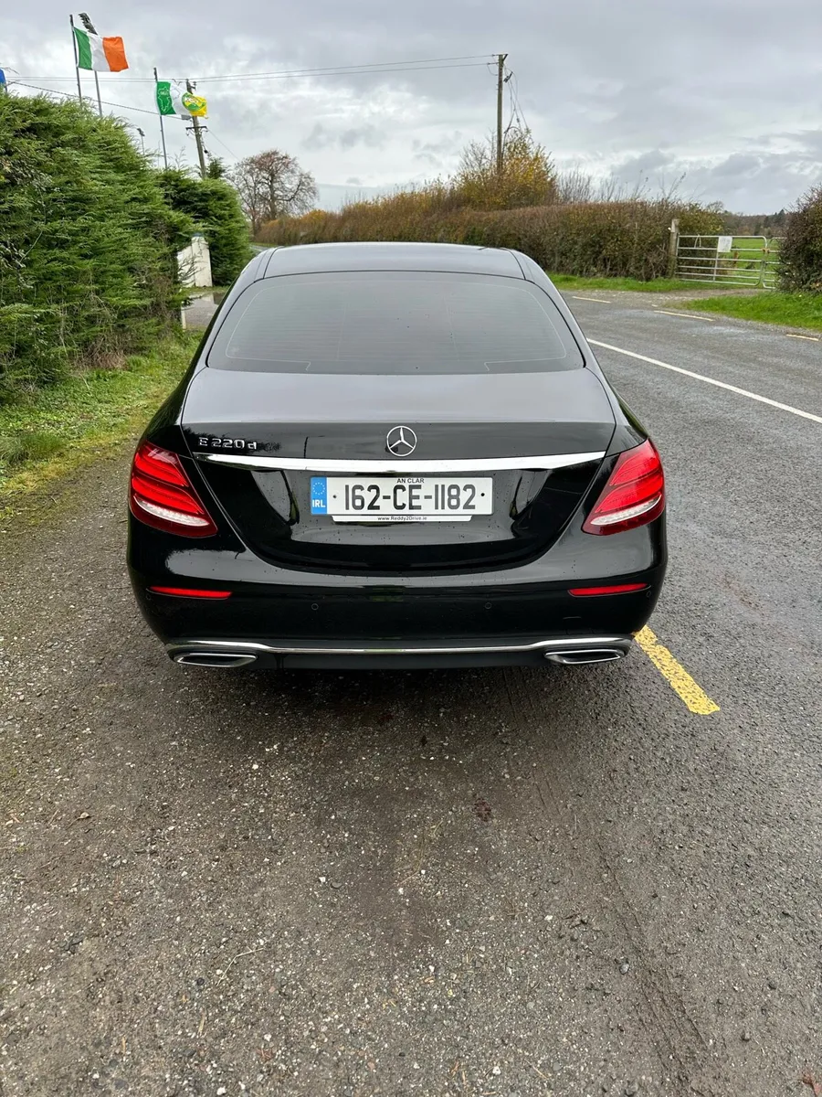 Mercedes Benz - Image 2