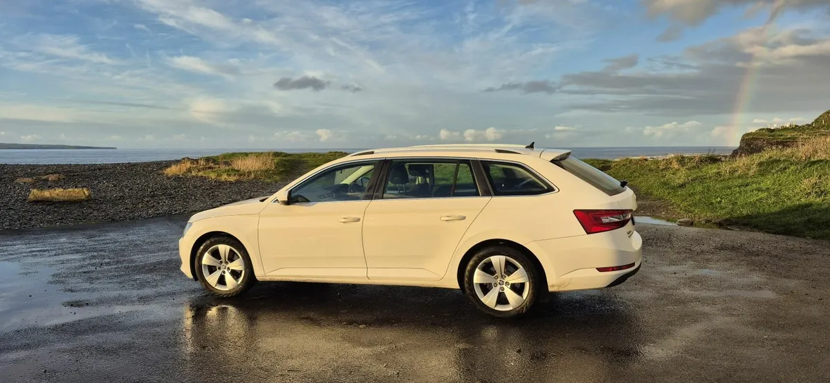 Skoda Superb 2016 - Image 2