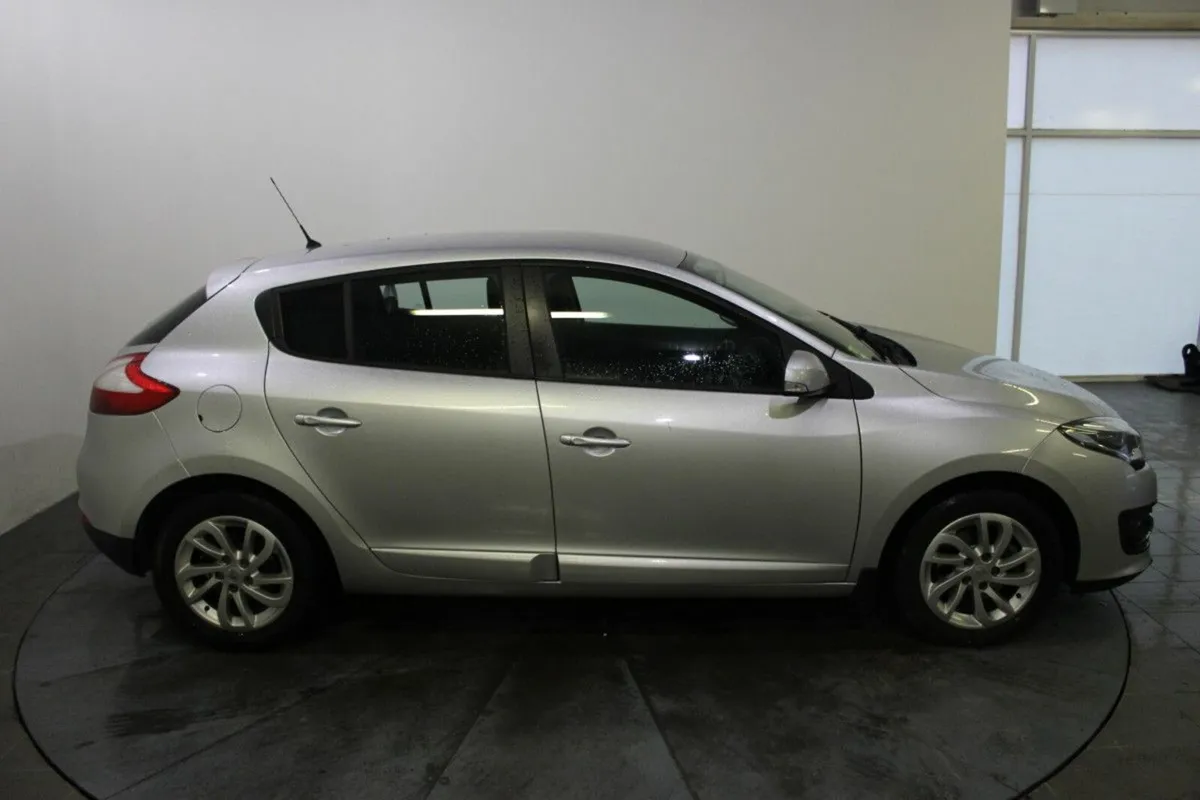 Renault Megane Dynamique 1.5DCI - Image 3