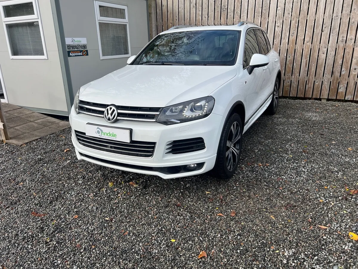 Volkswagen Touareg 3.0 V6 TDI R-Line 5DR Tip Auto - Image 1