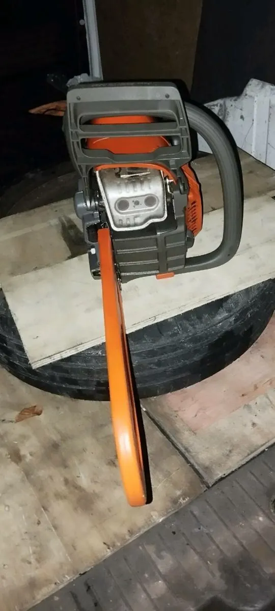 Petrol Husqvarna chainsaw 130,cc for sale - Image 3