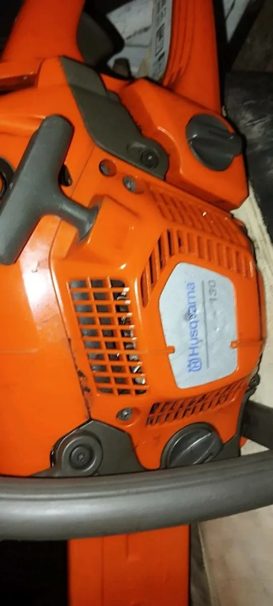 Petrol Husqvarna chainsaw 130,cc for sale - Image 4