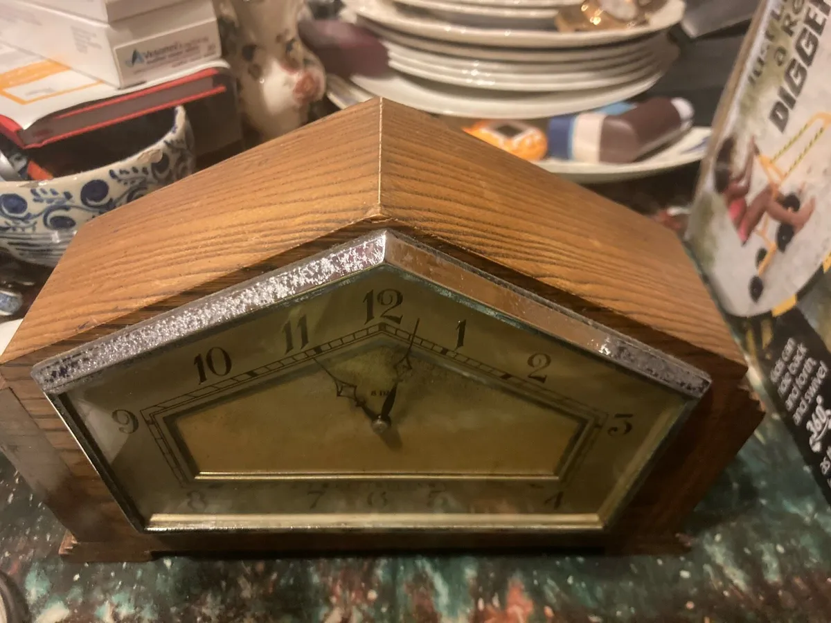 1800s oak clock free postage - Image 2