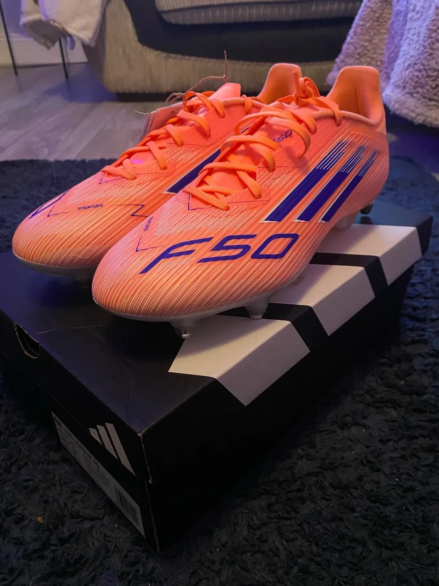 Football boots - Image 1