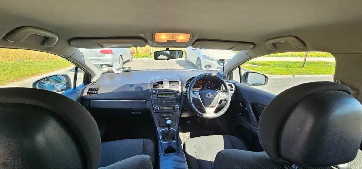 Toyota Avensis 2010 - Image 1