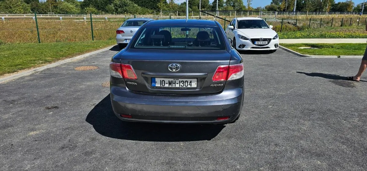Toyota Avensis 2010 - Image 3