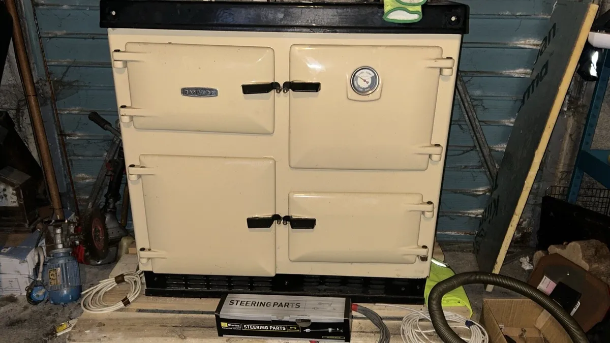Rayburn Natural Gas Cooker - Image 1