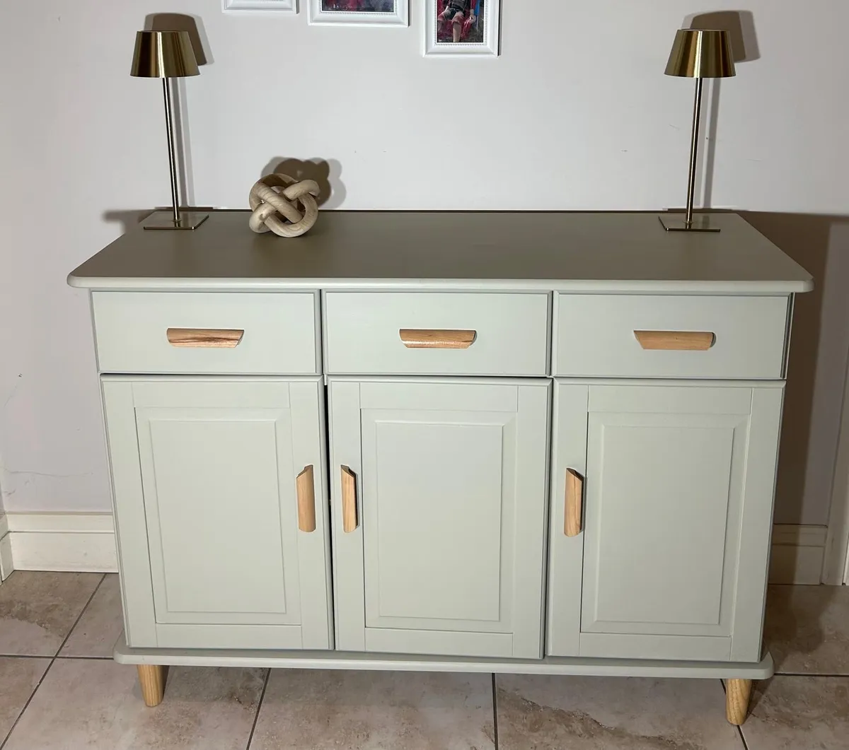 Sideboard / dresser - Image 1