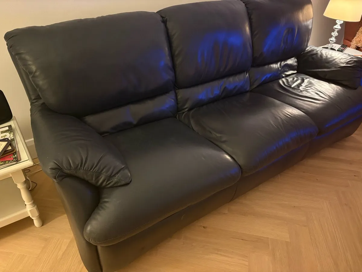 Furniture suite - Image 3