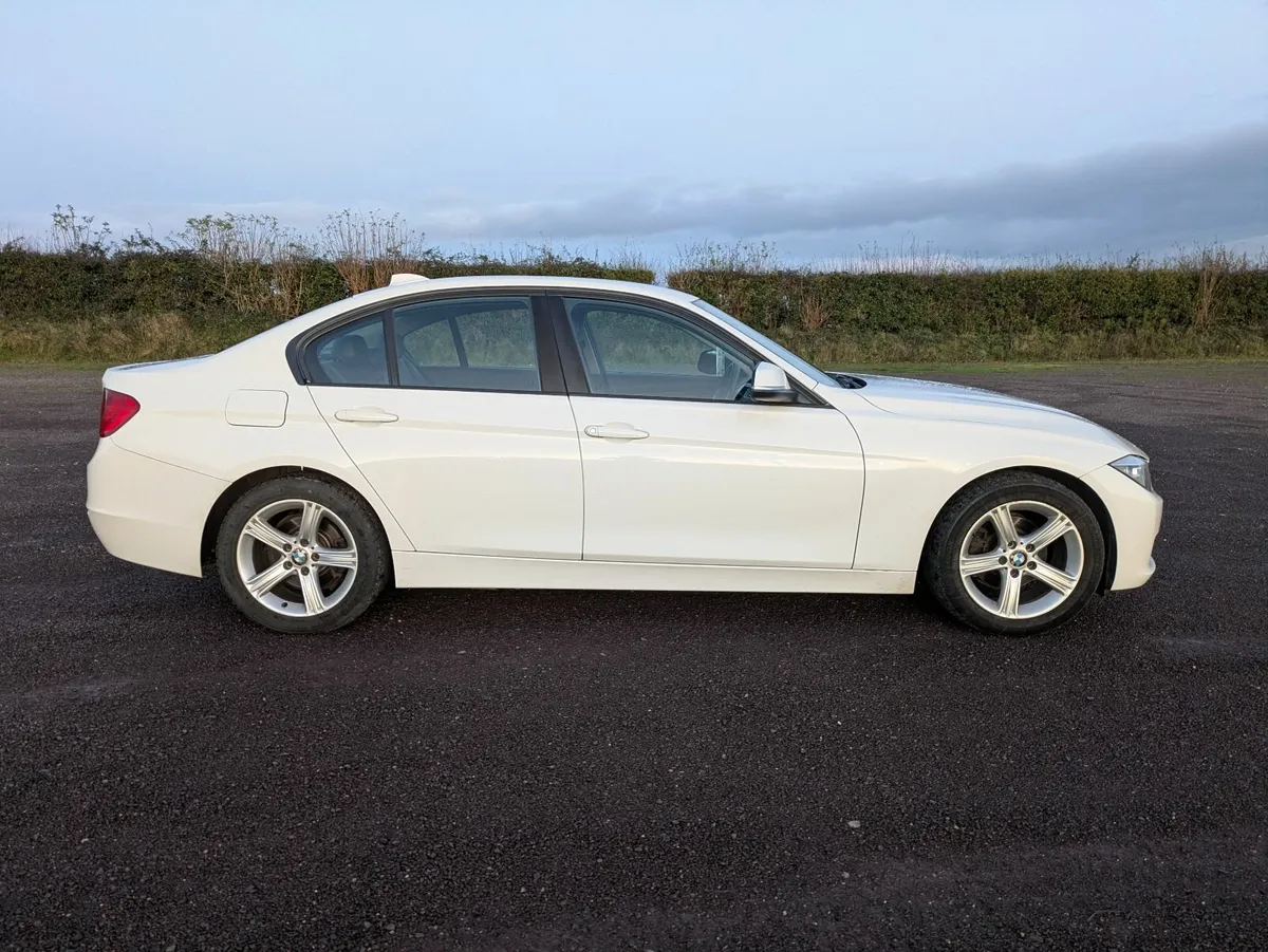 BMW 3-Series 2014 - Image 2
