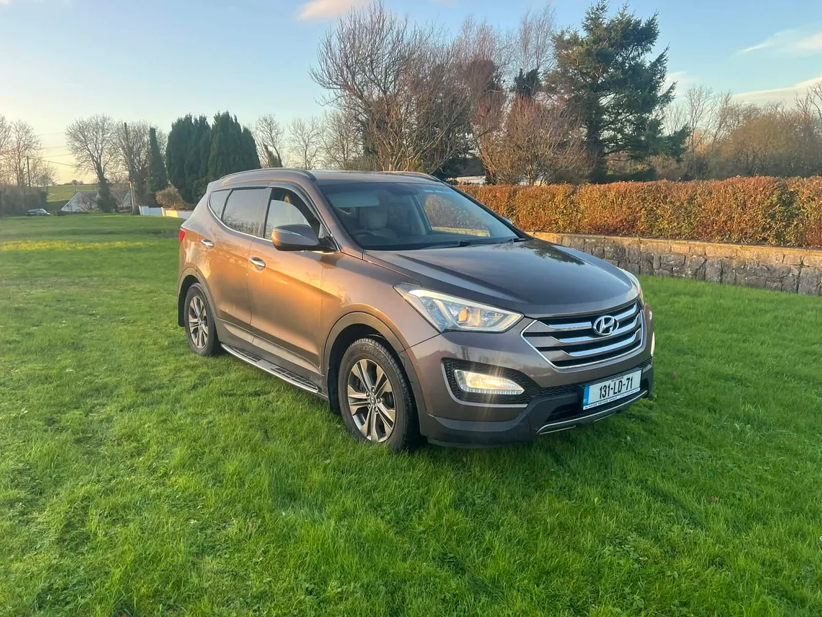 2013 Hyundai Santa Fe 7 seater low mileage - Image 1