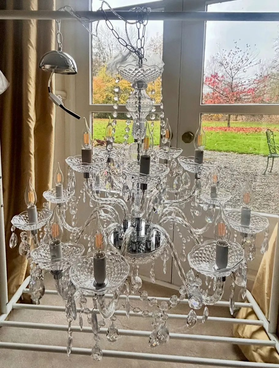 Large 15 light Chandelier - Image 1