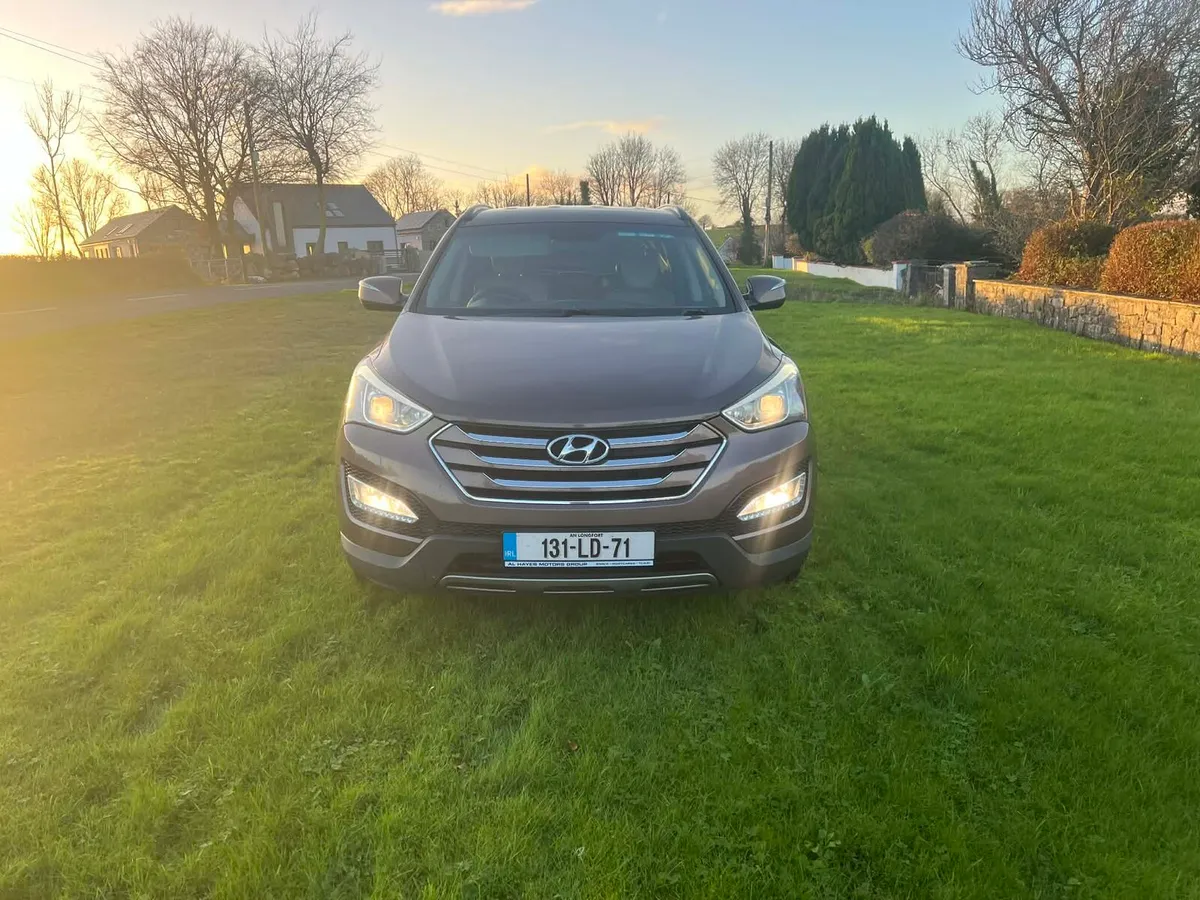 2013 Hyundai Santa Fe 7 seater low mileage - Image 3