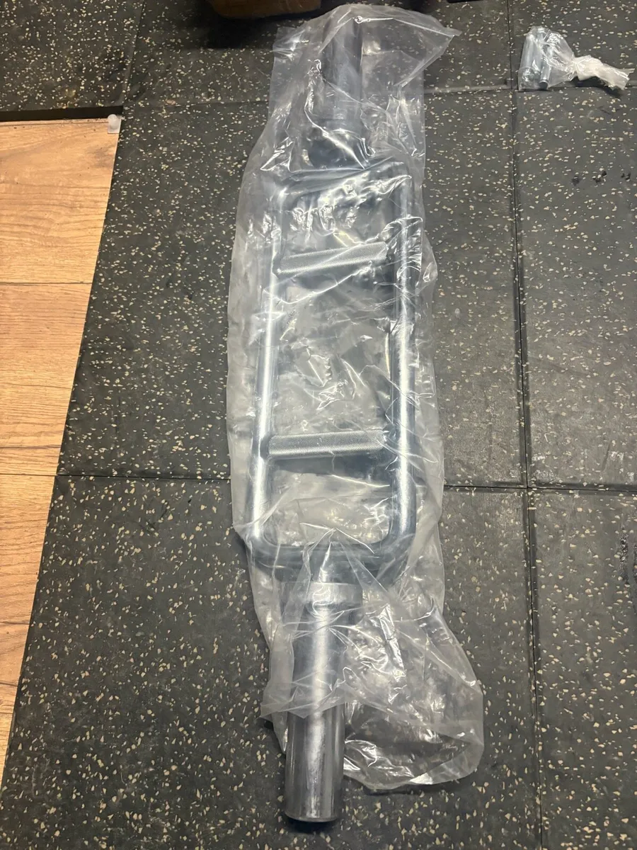 OLYMPIC EZ CURL, LANDMINE + BRAND NEW TRI BAR!! - Image 2