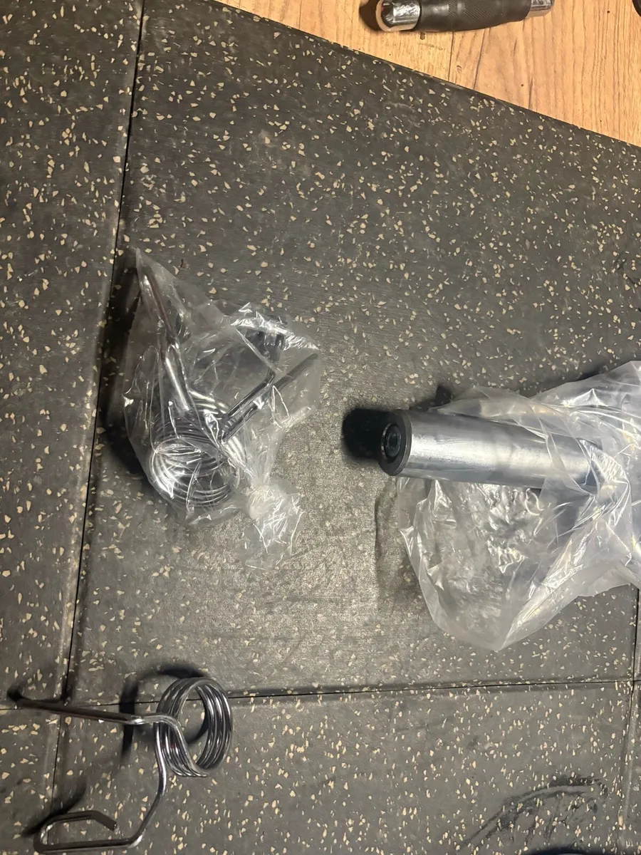 OLYMPIC EZ CURL, LANDMINE + BRAND NEW TRI BAR!! - Image 3