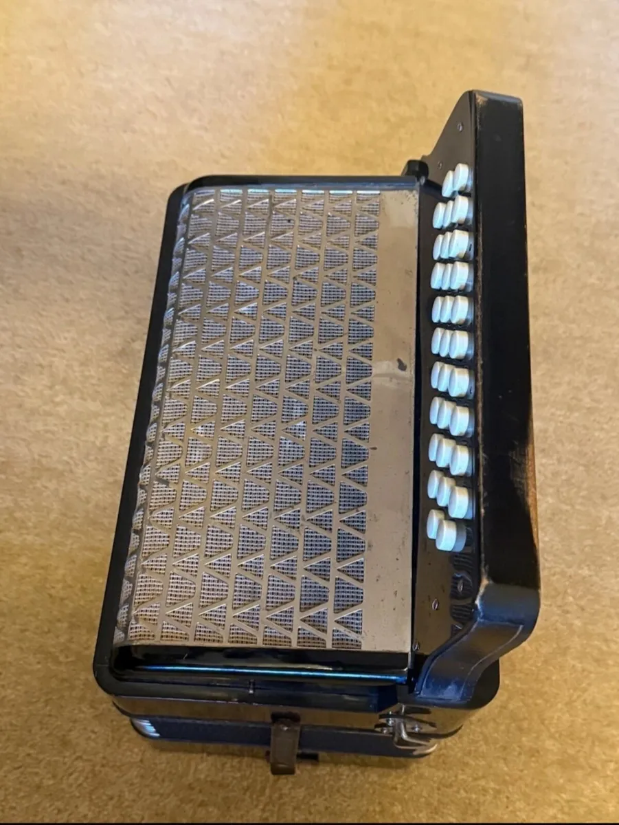 Hohner Pre-Corona G-C-F Button Grip Accordion - Image 2