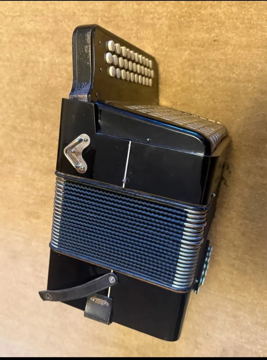 Hohner Pre-Corona G-C-F Button Grip Accordion - Image 3