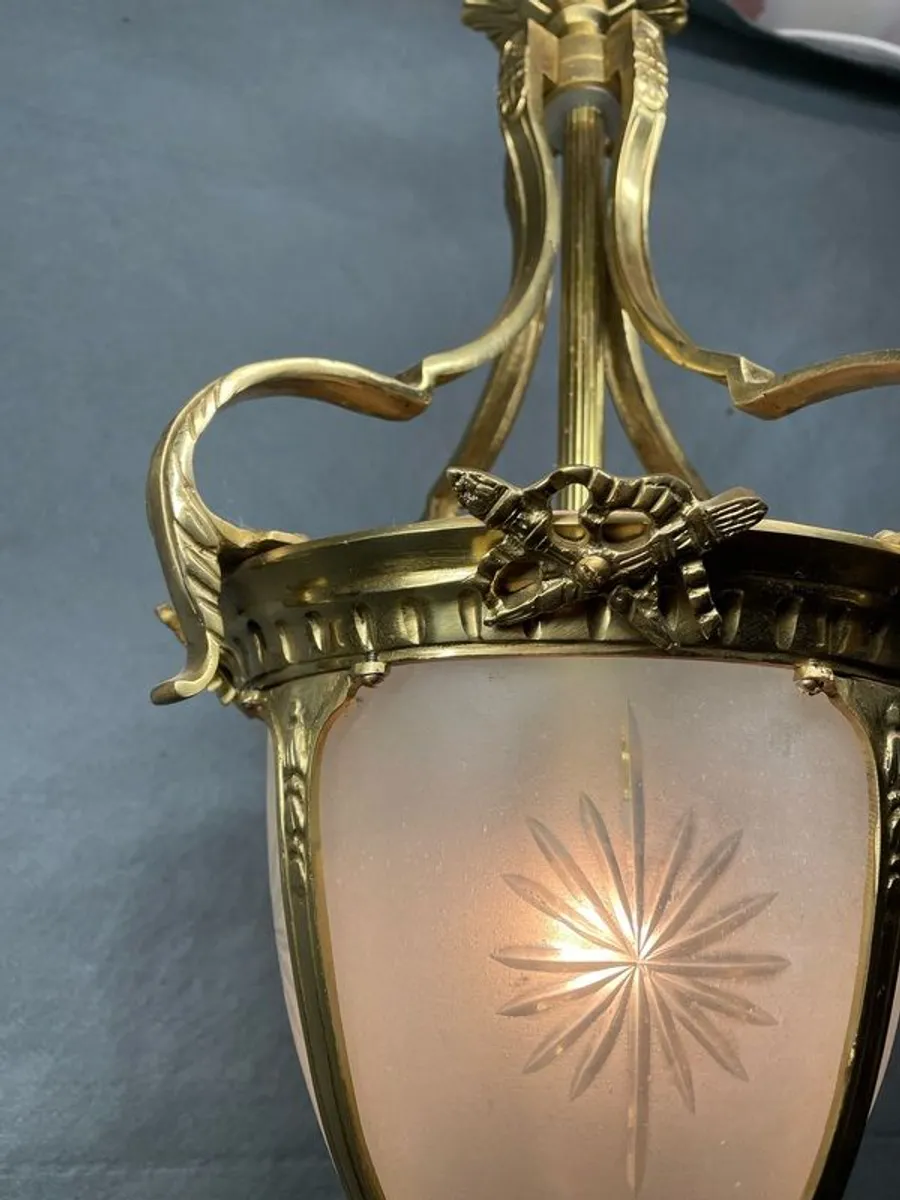 Elegant Brass Lantern Pendant with Frosted Star Etched Glass - Image 3