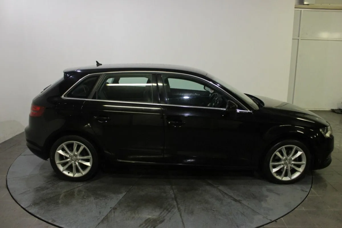 Audi A3 1.6 TDI SE - Image 3
