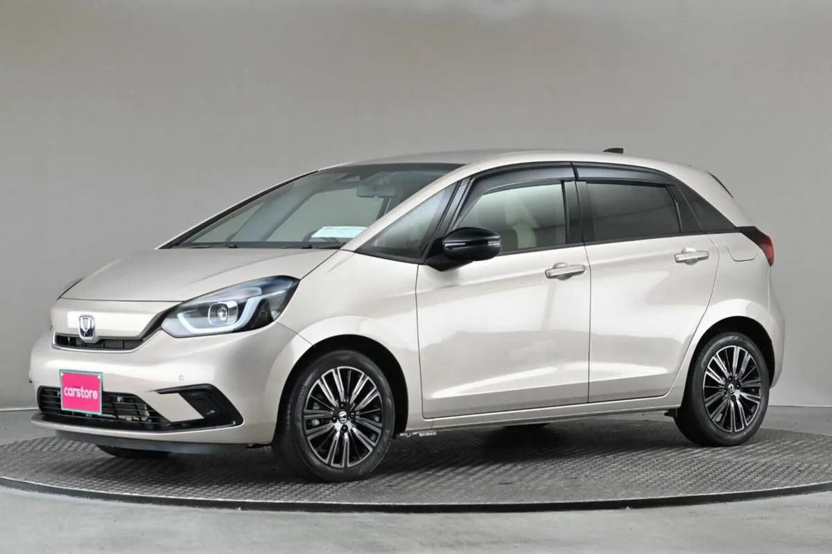 Honda Fit 1.5 HEV E-CVT **MAISON SPECIAL EDITION** - Image 4