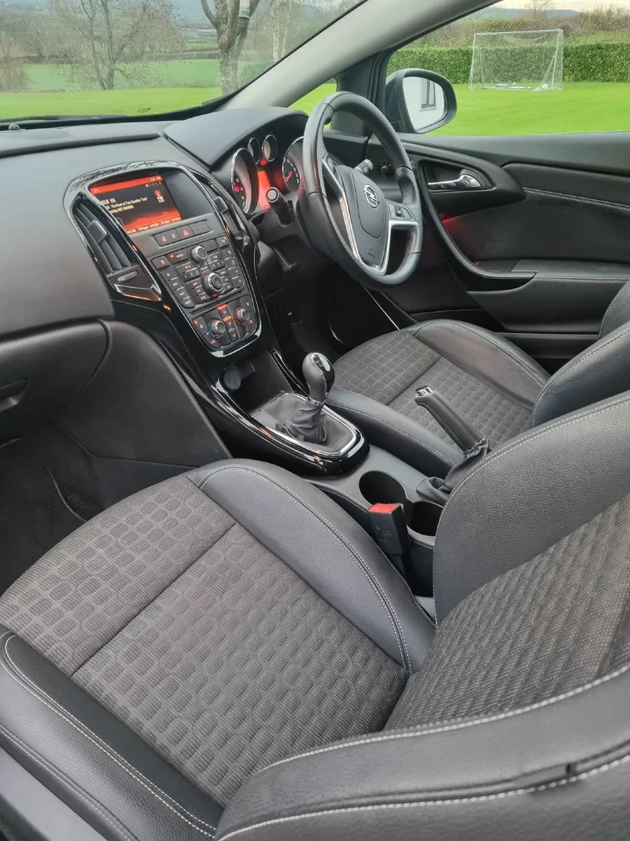 Opel Astra 2018 1.4T Gtc - Image 4