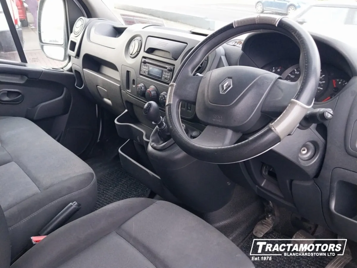 Renault Master 3T5 VAN STD FWD 130 L3H L3H2 E6 4DR - Image 2